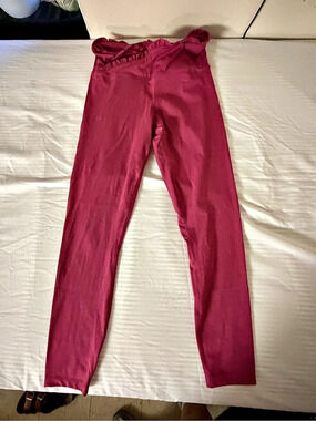 Simply Jules Ruffle Waist Leggings in Pink Like New